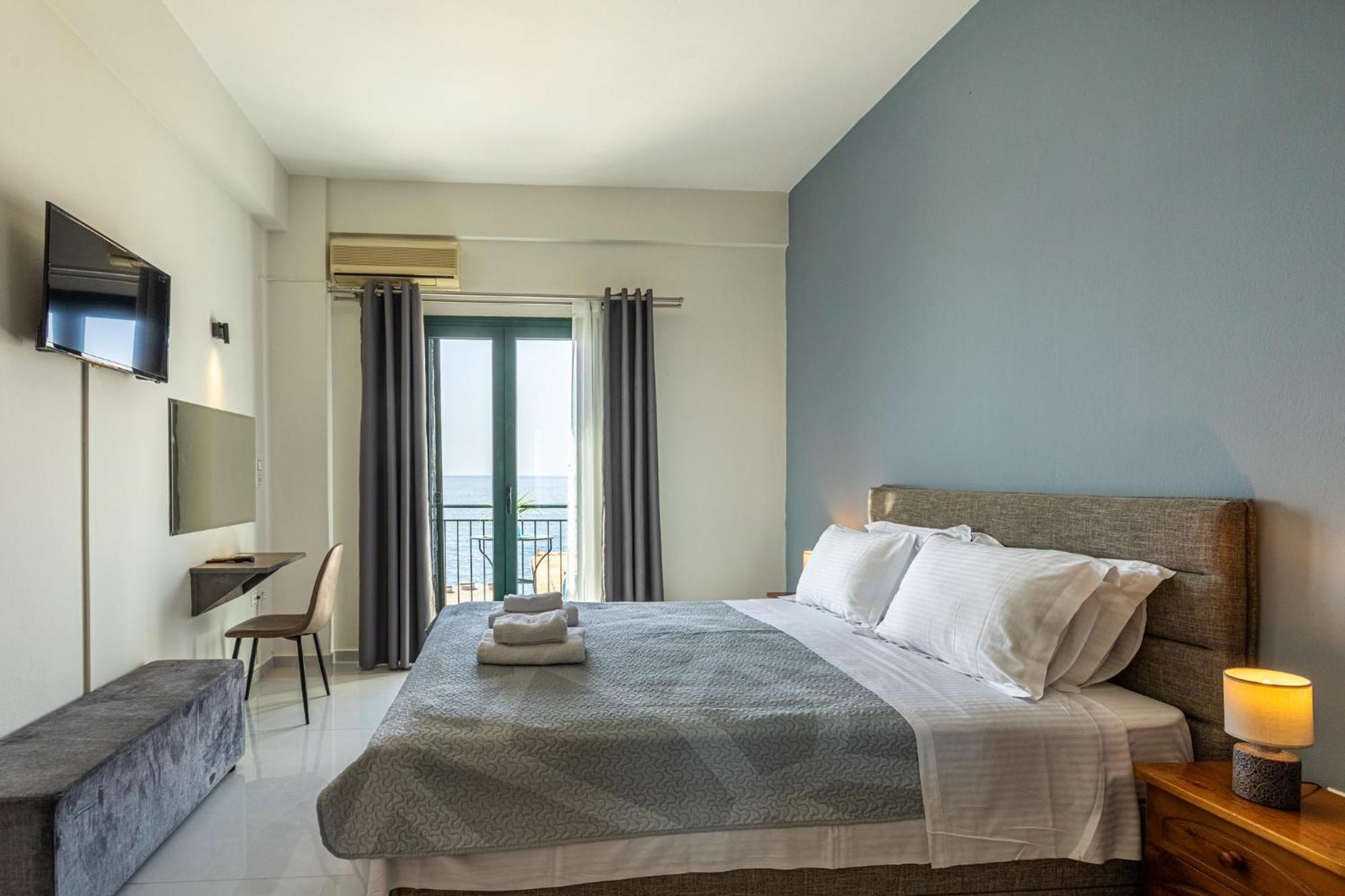 Marina Aparthotel Kardhamili Bagian luar foto
