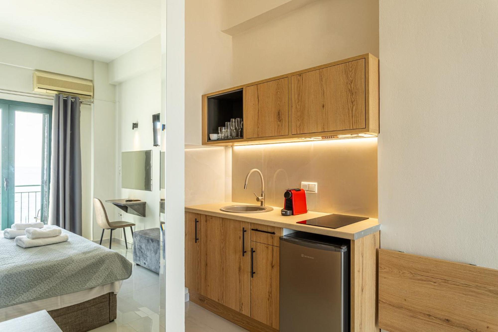 Marina Aparthotel Kardhamili Bagian luar foto