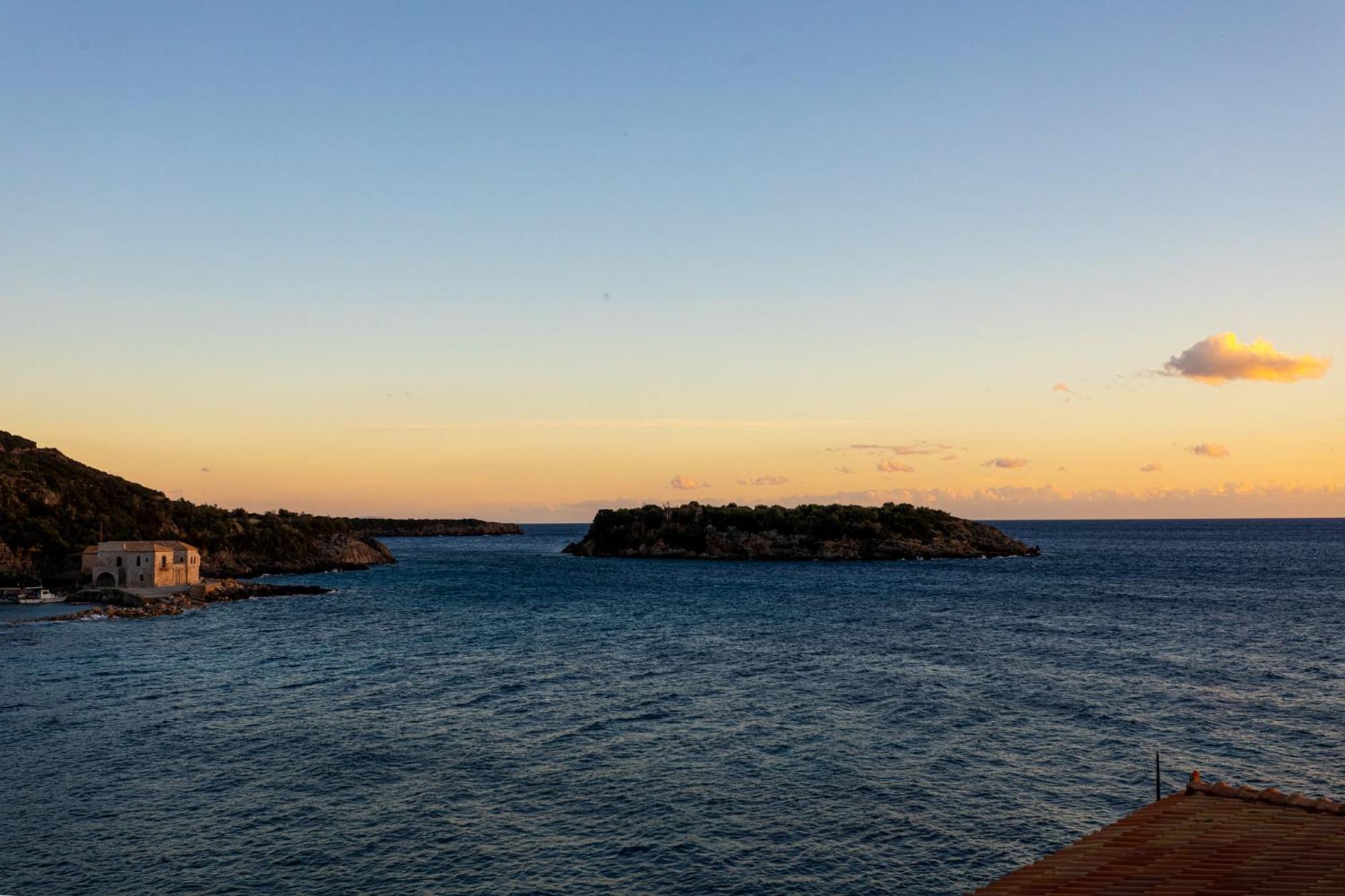 Marina Aparthotel Kardhamili Bagian luar foto