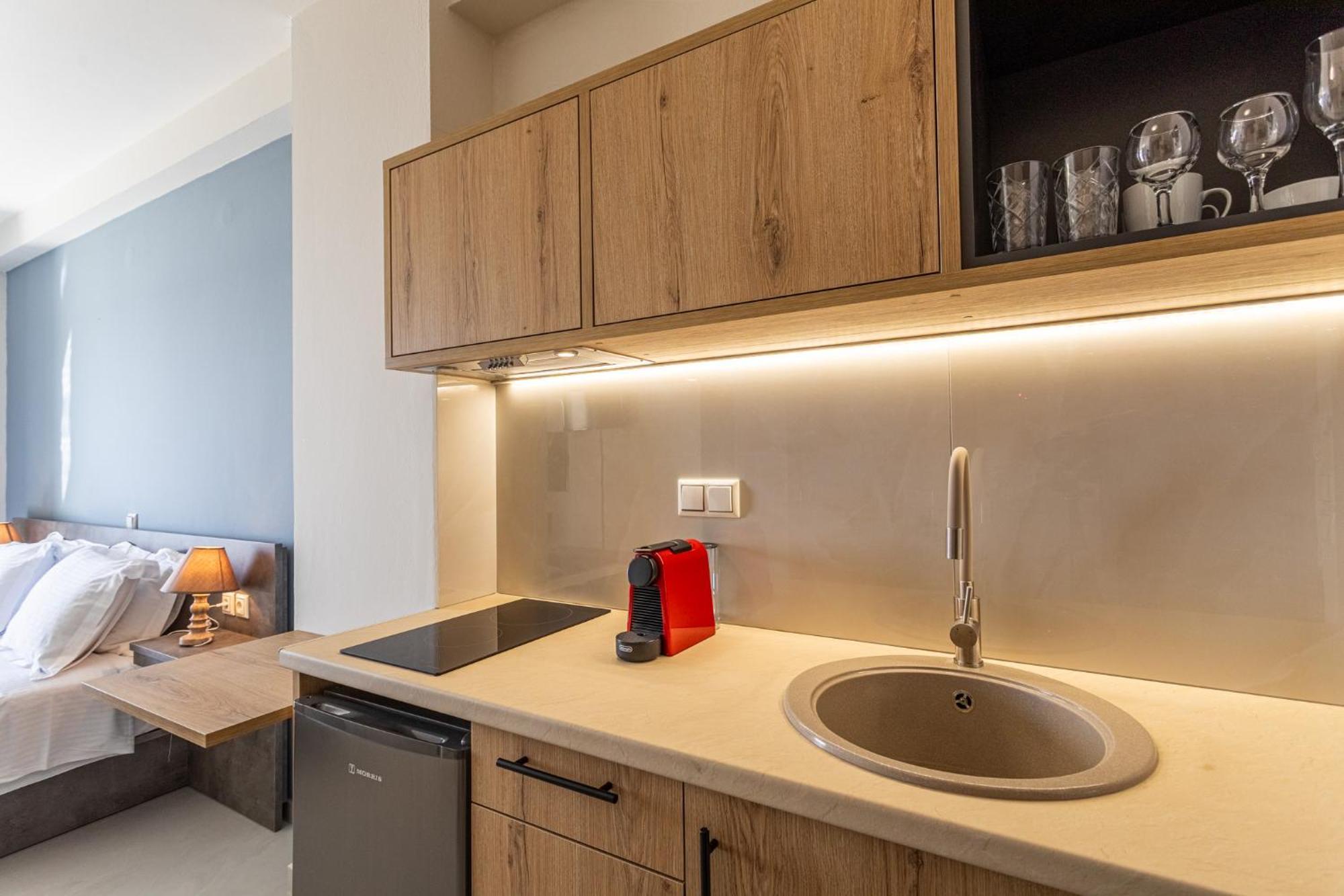 Marina Aparthotel Kardhamili Bagian luar foto