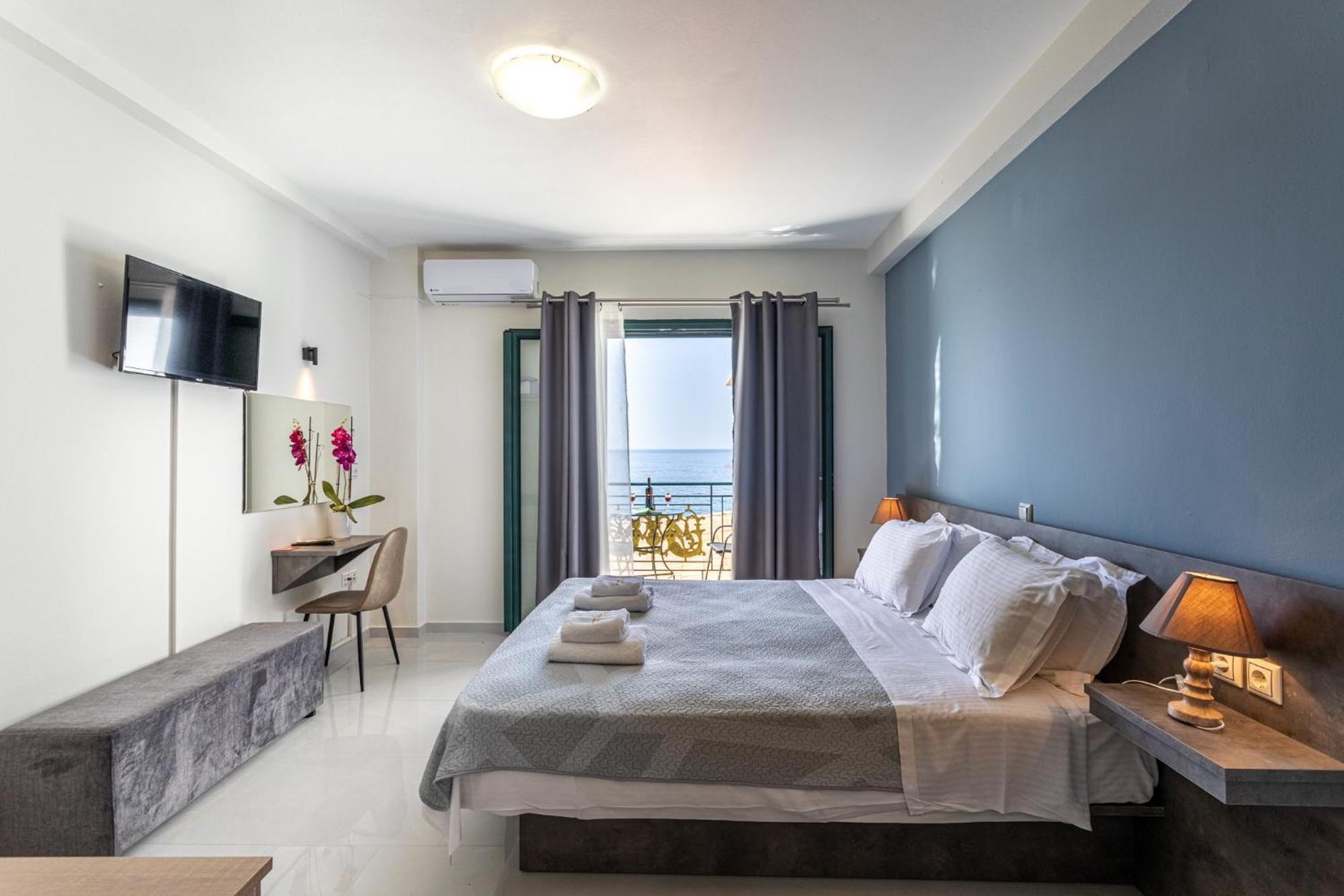 Marina Aparthotel Kardhamili Bagian luar foto
