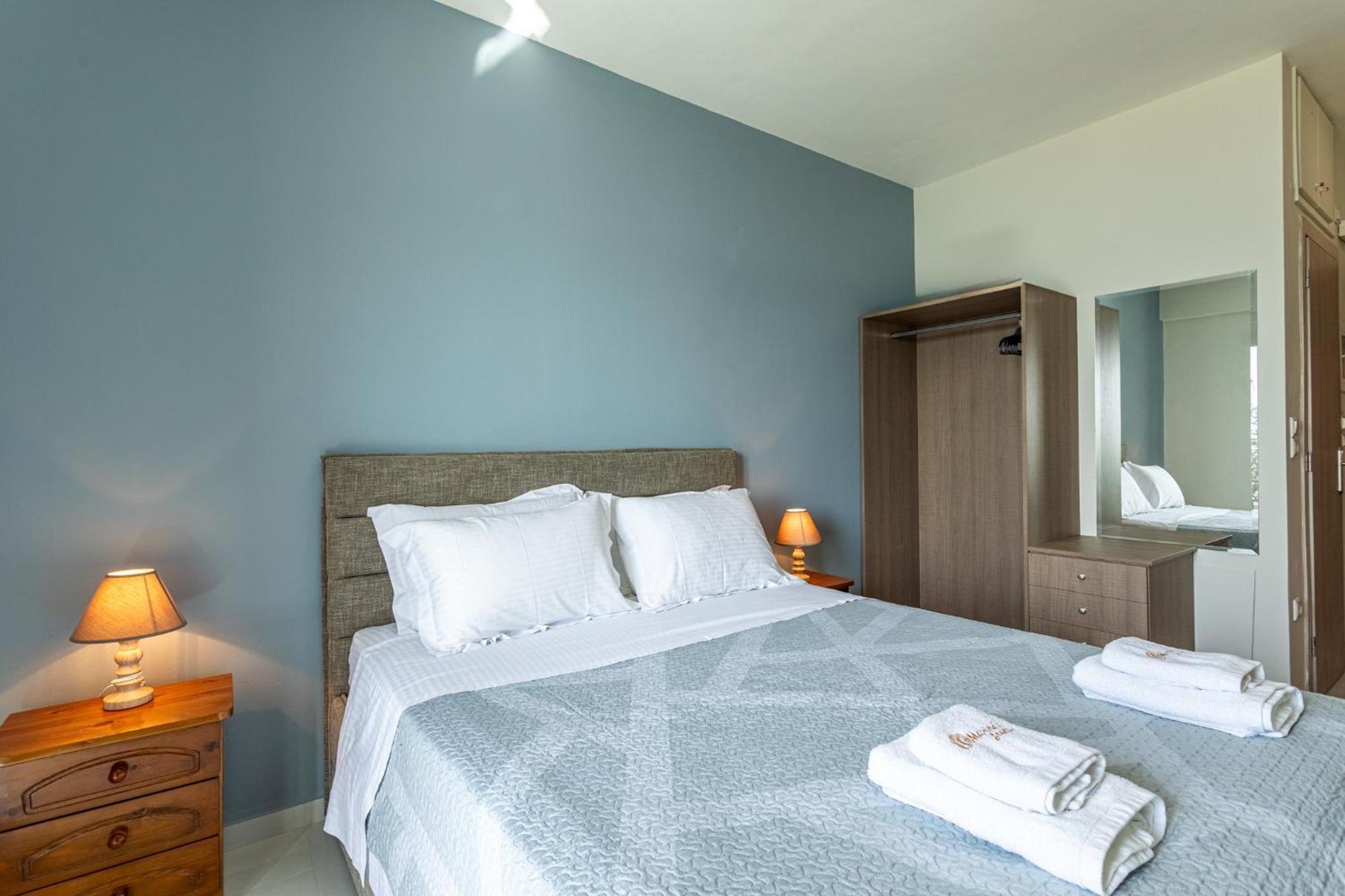 Marina Aparthotel Kardhamili Bagian luar foto