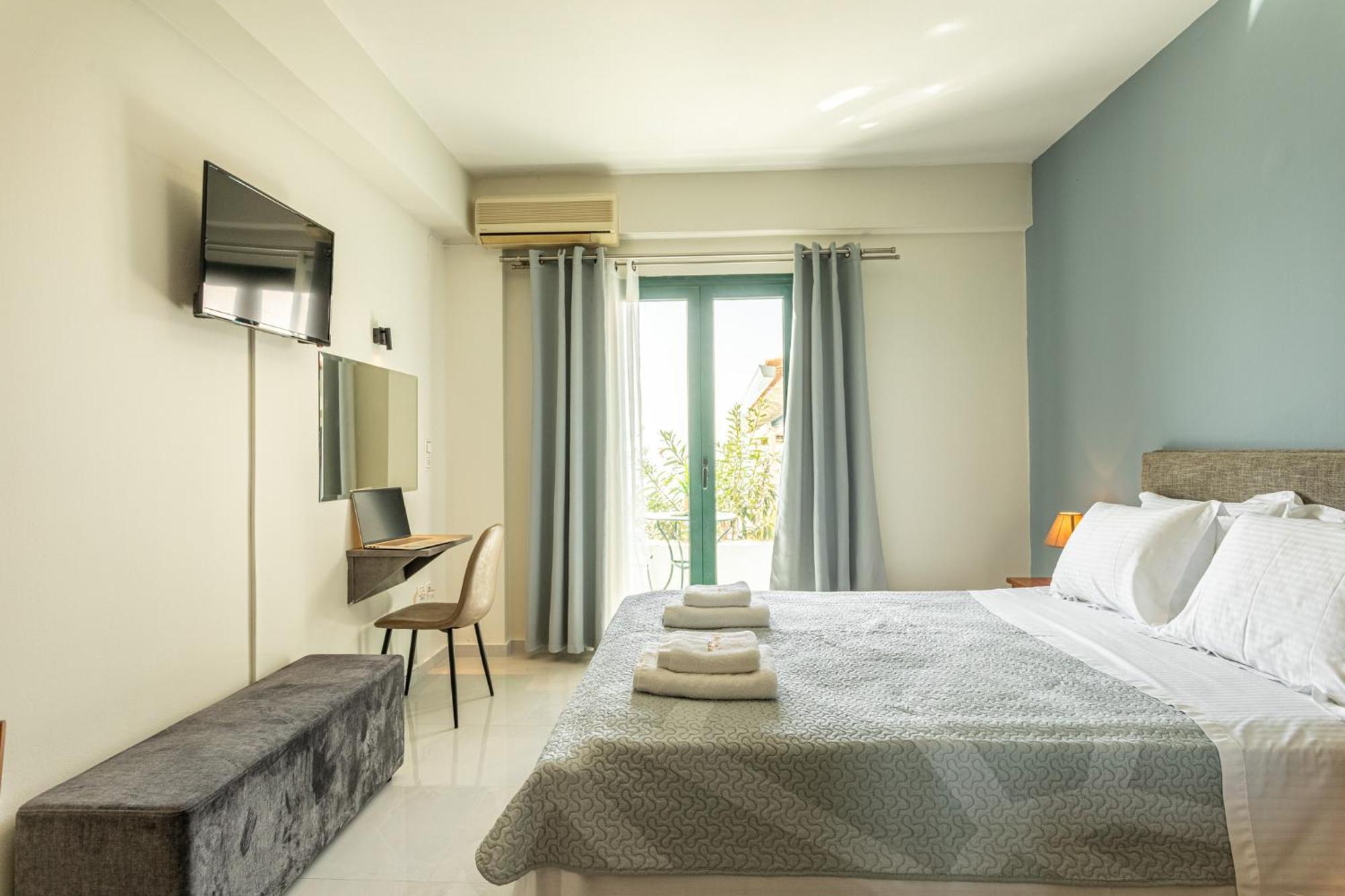 Marina Aparthotel Kardhamili Bagian luar foto